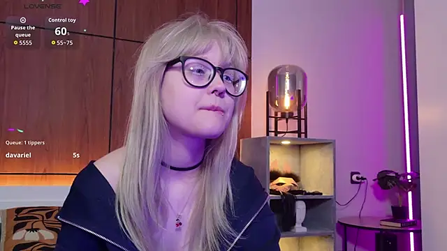 MoliQin online show from 04-11-26, 07:38