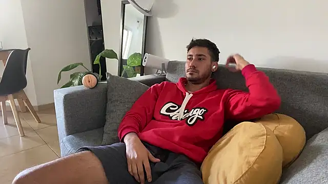 Snapshot of Heytincho chatting on 02-20-26, 02:41 Heytincho online show from 02-20-26, 02:41