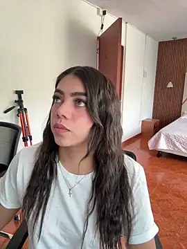 Luna rousse26 online show from 04-04-26, 12:34