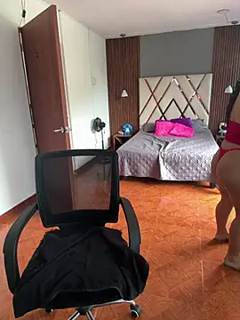 Luna rousse26 online show from 04-10-26, 12:12