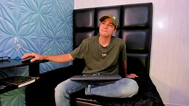 Snapshot of bad_boy_cum_ chatting on 02-22-26, 04:15 bad boy cum online show from 02-22-26, 04:15