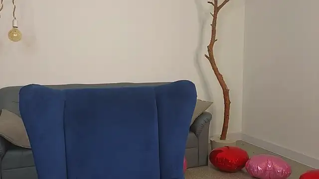 DeliaEffy online show from 04-01-26, 01:41