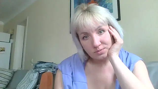 Snapshot of Alena1107 chatting on 02-17-26, 01:52 Alena1107 online show from 02-17-26, 01:52