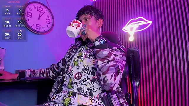 Maximoking26 online show from 03-08-26, 04:16