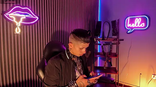 Maximoking26 online show from 03-17-26, 04:48