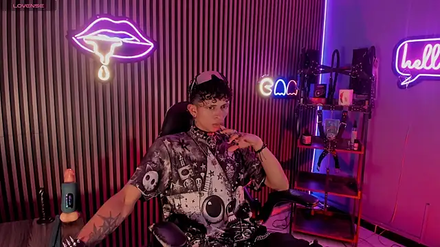 Maximoking26 online show from 04-15-26, 02:06