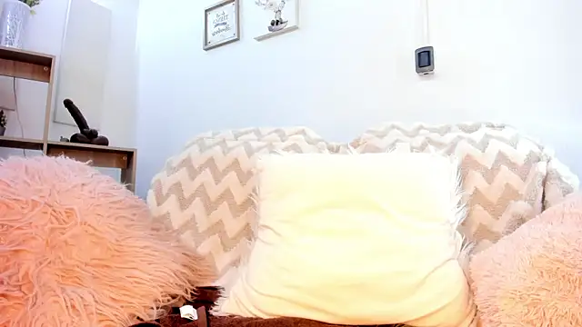 Tylla   online show from 03-13-26, 04:17