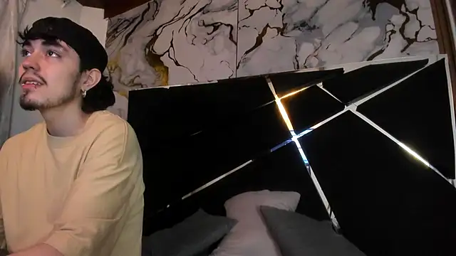 Snapshot of Couple_In_Heat chatting on 02-24-26, 07:37 Couple In Heat online show from 02-24-26, 07:37