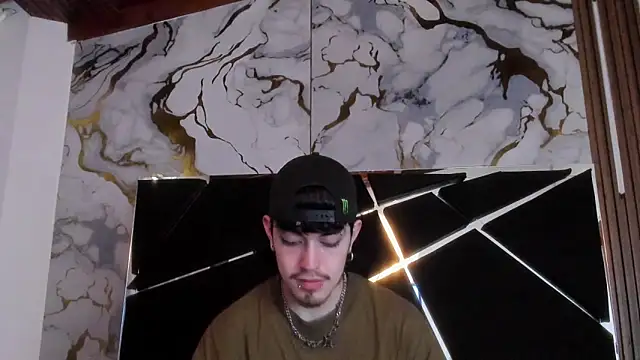 Snapshot of Couple_In_Heat chatting on 02-26-26, 08:20 Couple In Heat online show from 02-26-26, 08:20