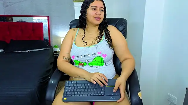 Snapshot of goodgirlxxl chatting on 06-10-26, 01:07 goodgirlxxl online show from 06-10-26, 01:07