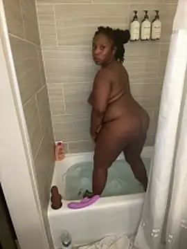 Snapshot of ShortcakeMochaa chatting on 05-19-26, 01:51 ShortcakeMochaa online show from 05-19-26, 01:51