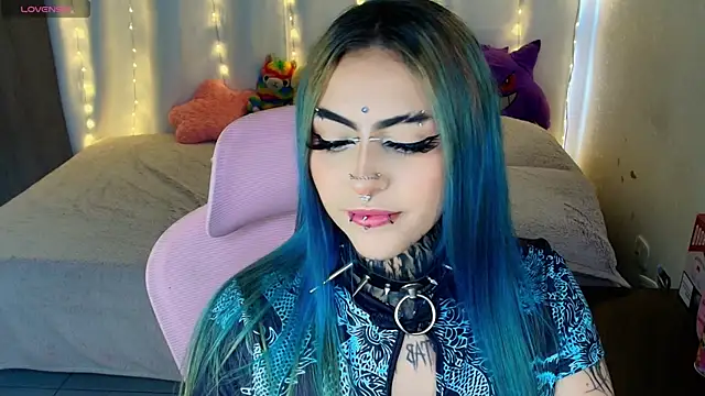 Snapshot of maliciaXpoison chatting on 05-30-26, 10:48 maliciaXpoison online show from 05-30-26, 10:48