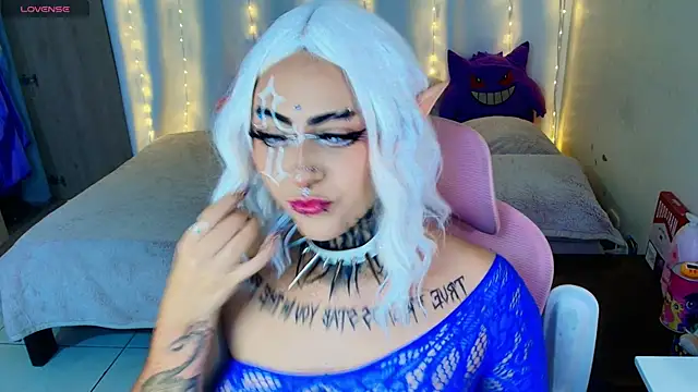 Snapshot of maliciaXpoison chatting on 05-19-26, 01:56 maliciaXpoison online show from 05-19-26, 01:56