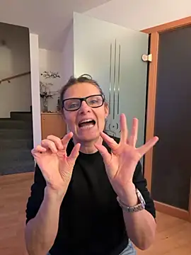 Snapshot of Dance_Lady chatting on 03-20-26, 10:11 Dance Lady online show from 03-20-26, 10:11