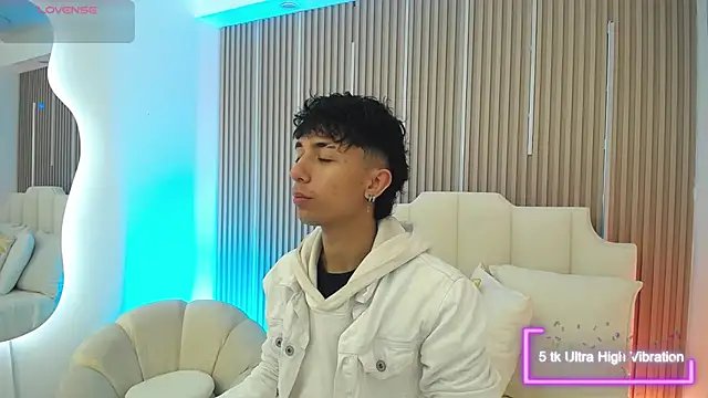 Snapshot of Aiden_Rivers_ chatting on 03-17-26, 12:52 Aiden Rivers online show from 03-17-26, 12:52