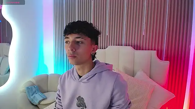 Snapshot of Aiden_Rivers_ chatting on 03-03-26, 12:45 Aiden Rivers online show from 03-03-26, 12:45