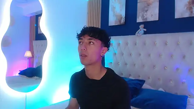 Snapshot of Aiden_Rivers_ chatting on 04-14-26, 12:54 Aiden Rivers online show from 04-14-26, 12:54