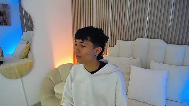 Snapshot of Aiden_Rivers_ chatting on 03-09-26, 12:52 Aiden Rivers online show from 03-09-26, 12:52