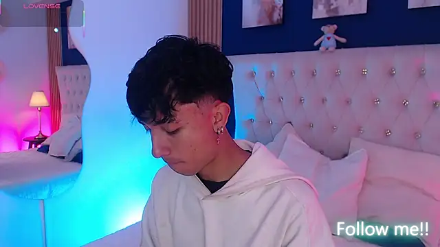 Snapshot of Aiden_Rivers_ chatting on 04-06-26, 12:50 Aiden Rivers online show from 04-06-26, 12:50