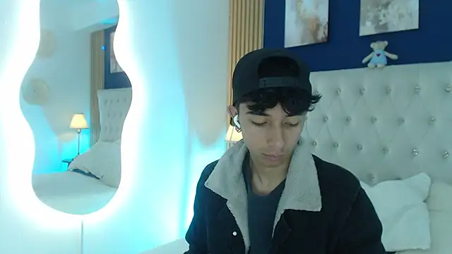 Snapshot of Aiden_Rivers_ chatting on 04-01-26, 12:50 Aiden Rivers online show from 04-01-26, 12:50