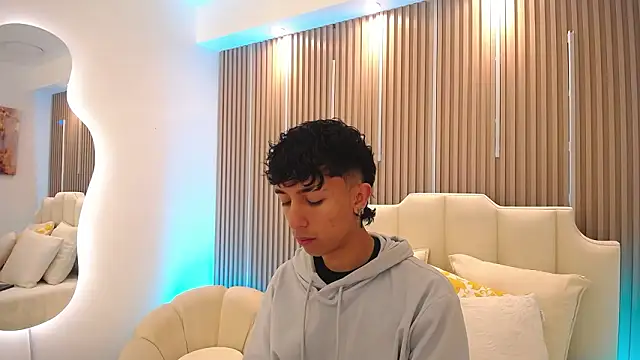 Snapshot of Aiden_Rivers_ chatting on 03-18-26, 01:13 Aiden Rivers online show from 03-18-26, 01:13