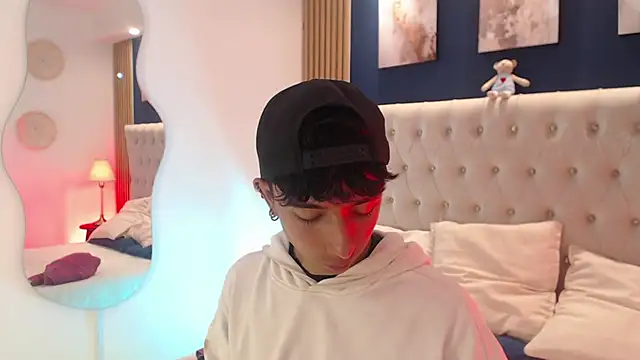 Snapshot of Aiden_Rivers_ chatting on 03-31-26, 12:51 Aiden Rivers online show from 03-31-26, 12:51