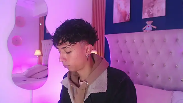 Snapshot of Aiden_Rivers_ chatting on 04-08-26, 12:50 Aiden Rivers online show from 04-08-26, 12:50