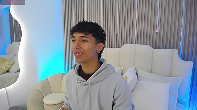 Snapshot of Aiden_Rivers_ chatting on 03-10-26, 12:53 Aiden Rivers online show from 03-10-26, 12:53