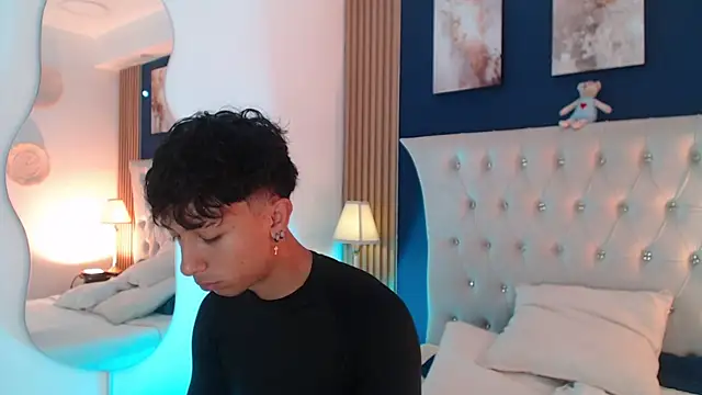 Snapshot of Aiden_Rivers_ chatting on 04-09-26, 12:55 Aiden Rivers online show from 04-09-26, 12:55