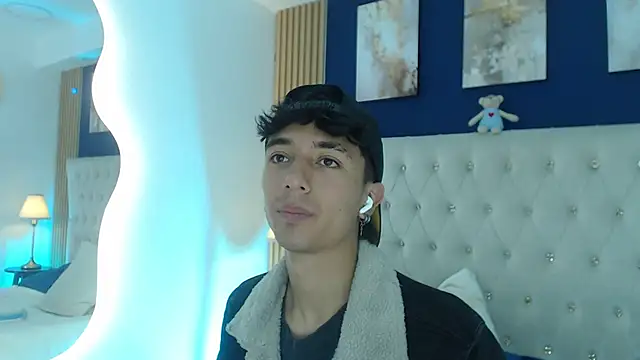 Snapshot of Aiden_Rivers_ chatting on 04-01-26, 01:41 Aiden Rivers online show from 04-01-26, 01:41