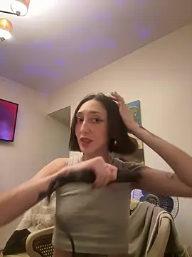 FrutillitaXX online show from 04-08-26, 10:00