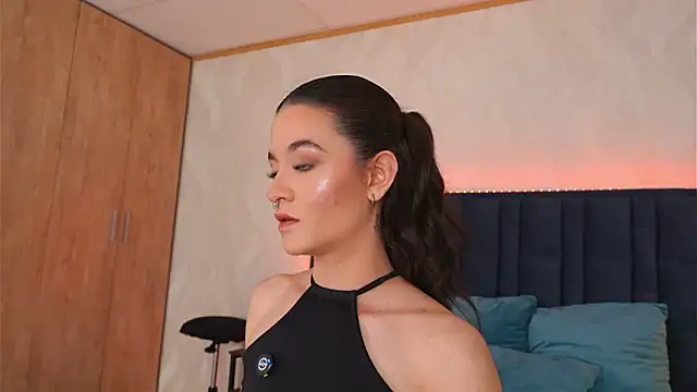 LucyDeLuca online show from 03-17-26, 04:15