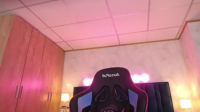 LucyDeLuca online show from 03-04-26, 07:16