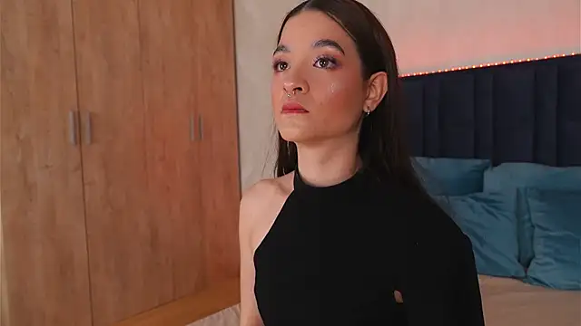 LucyDeLuca online show from 04-01-26, 05:31