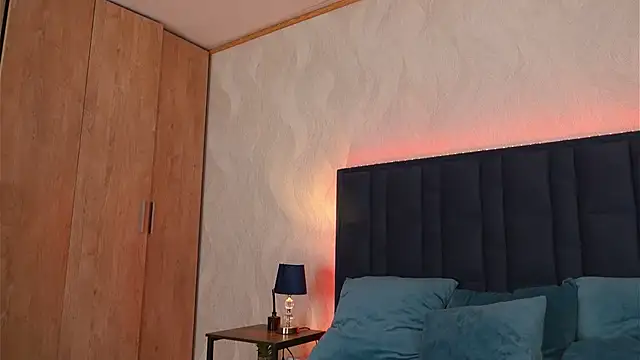 LucyDeLuca online show from 03-10-26, 08:51