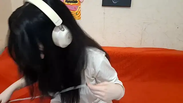 Snapshot of MindyMinty chatting on 02-20-26, 06:10 MindyMinty online show from 02-20-26, 06:10