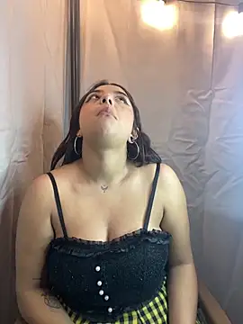 Snapshot of Midary_pink chatting on 03-03-26, 05:03 Midary pink online show from 03-03-26, 05:03