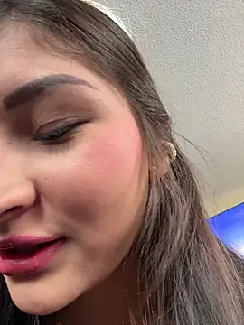 Aylin fire online show from 03-27-26, 06:53