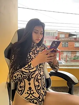 Aylin fire online show from 02-19-26, 07:11