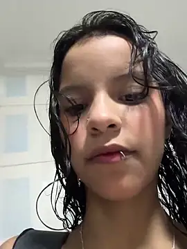 Snapshot of soffii-estrella chatting on 05-03-26, 10:35 soffii-estrella online show from 05-03-26, 10:35