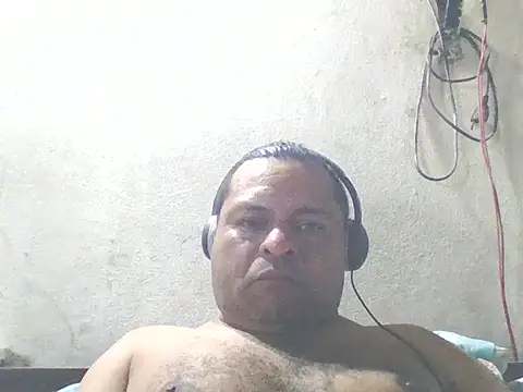 Snapshot of DesexedCooler chatting on 06-17-26, 11:14 DesexedCooler online show from 06-17-26, 11:14
