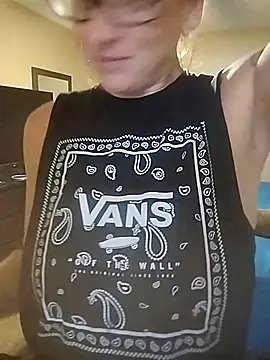 MissBella0969 online show from 04-01-26, 05:21