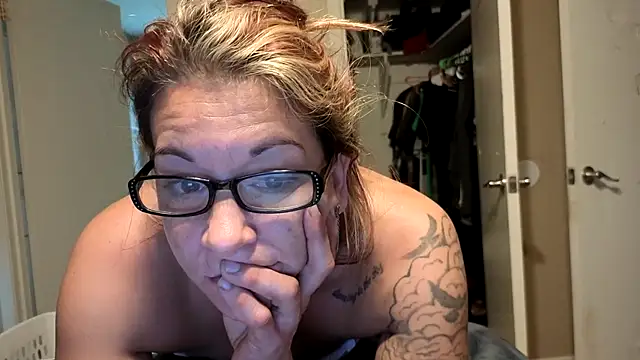 MissBella0969 online show from 04-15-26, 03:49