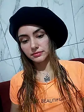 Snapshot of Larinhacat chatting on 03-02-26, 03:51 Larinhacat online show from 03-02-26, 03:51