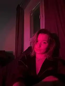 Snapshot of EmmaTurners chatting on 02-26-26, 06:30 EmmaTurners online show from 02-26-26, 06:30