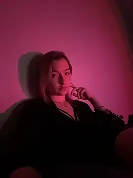 Snapshot of EmmaTurners chatting on 03-06-26, 06:36 EmmaTurners online show from 03-06-26, 06:36