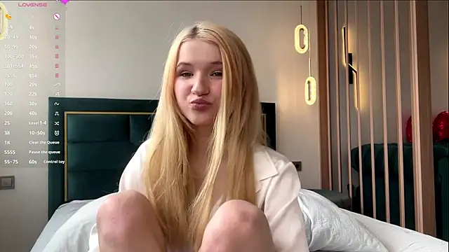 PrincessSwelgart online show from 04-09-26, 01:17