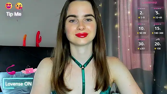 Snapshot of megann_fox2 chatting on 06-23-26, 03:32 megann fox2 online show from 06-23-26, 03:32