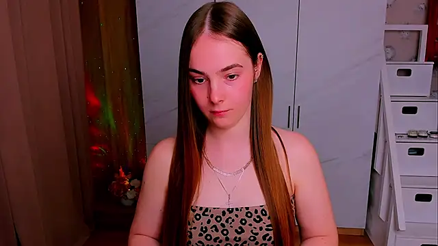 Snapshot of Maddy_Wood_ chatting on 04-28-26, 04:33 Maddy Wood online show from 04-28-26, 04:33