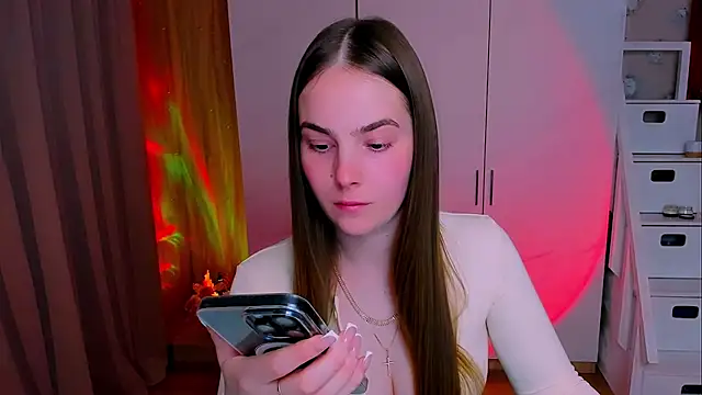 Snapshot of Maddy_Wood_ chatting on 04-29-26, 05:30 Maddy Wood online show from 04-29-26, 05:30